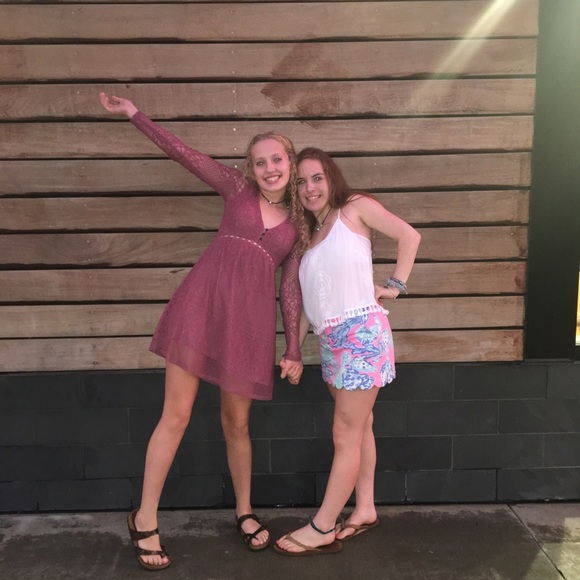 A pink dress - Picture 4 of 4